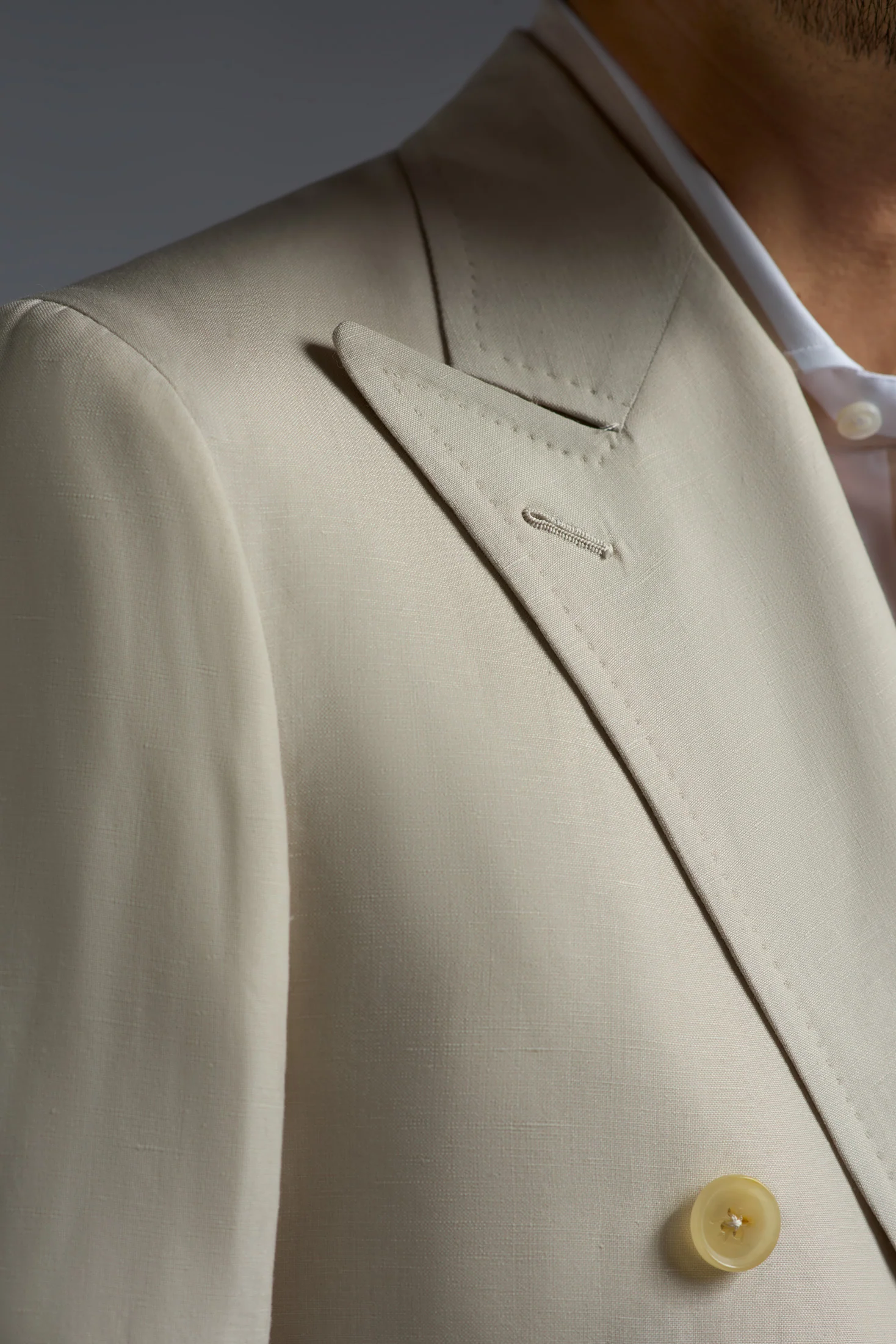 Wool and Linen Capri Double Breasted Blazer - Image 4