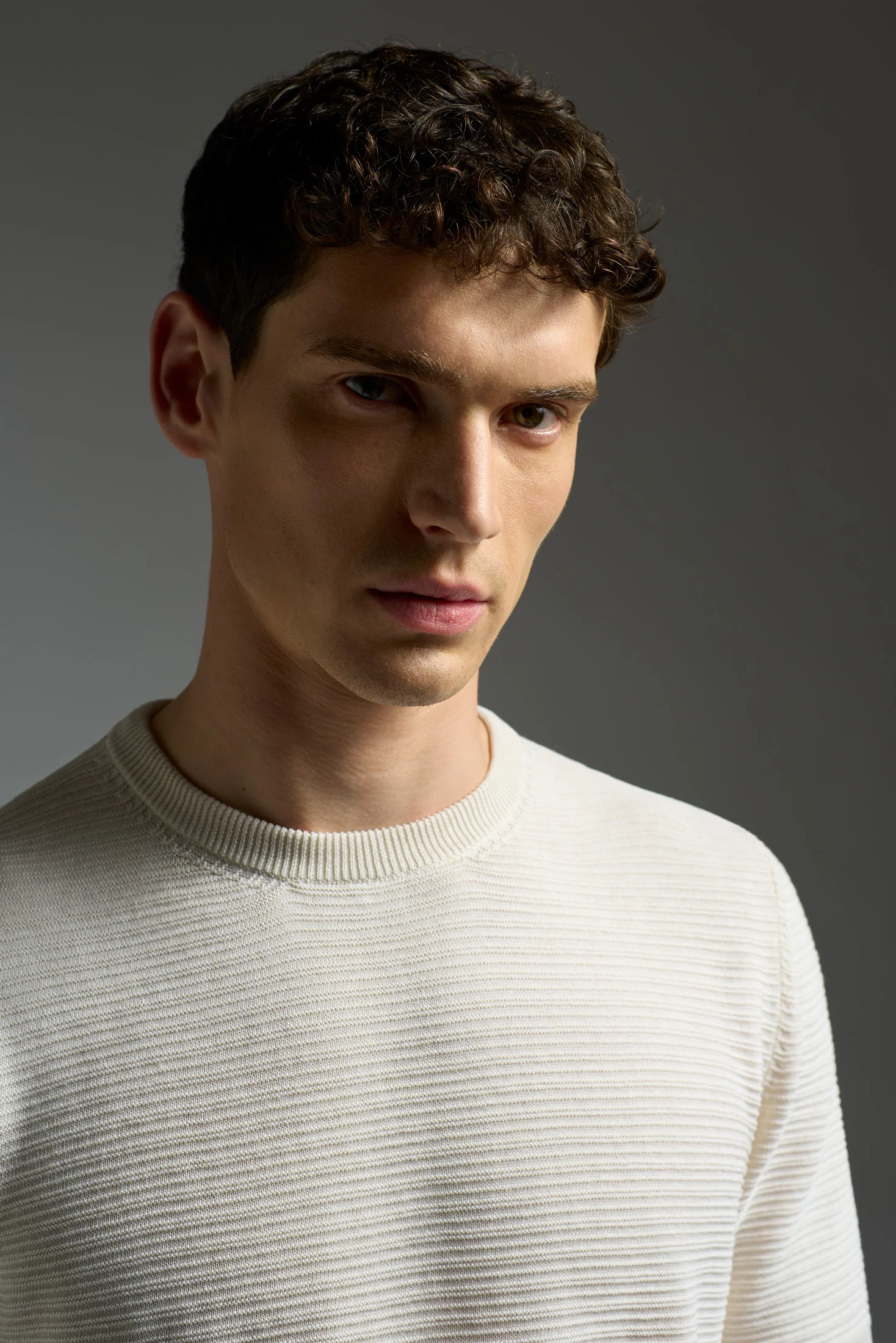 Silk and Linen Embossed Stitch Short Sleeve Polo - Image 8