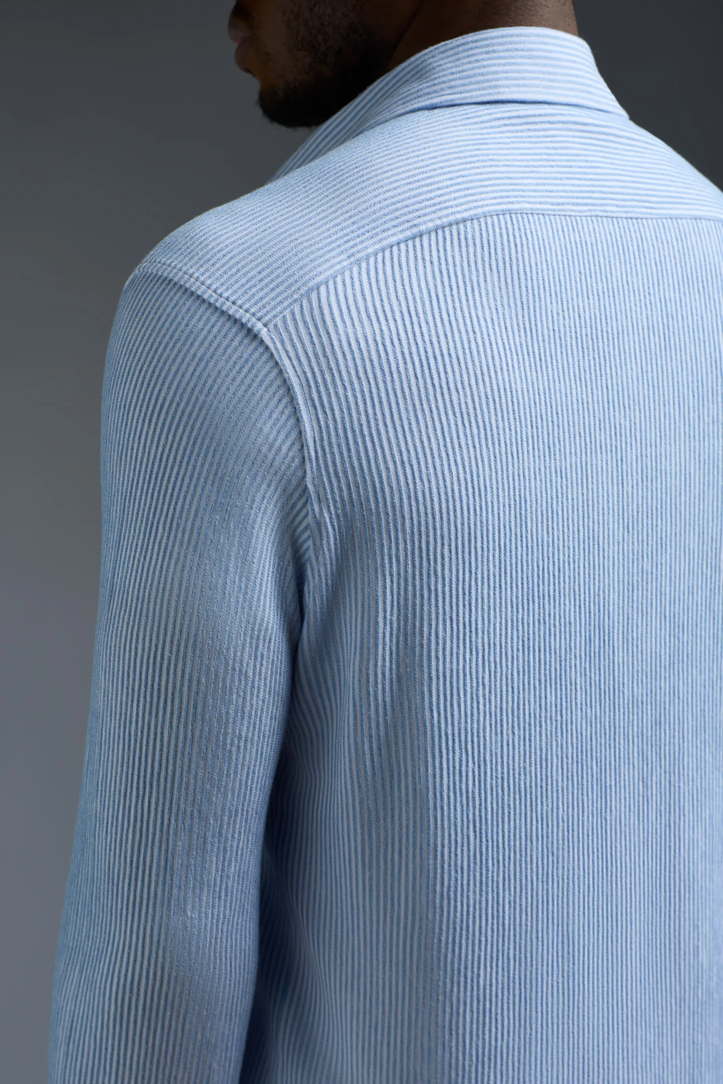 Cotton and Linen Jersey Seersucker Effect Two Pockets Overshirt - Image 5