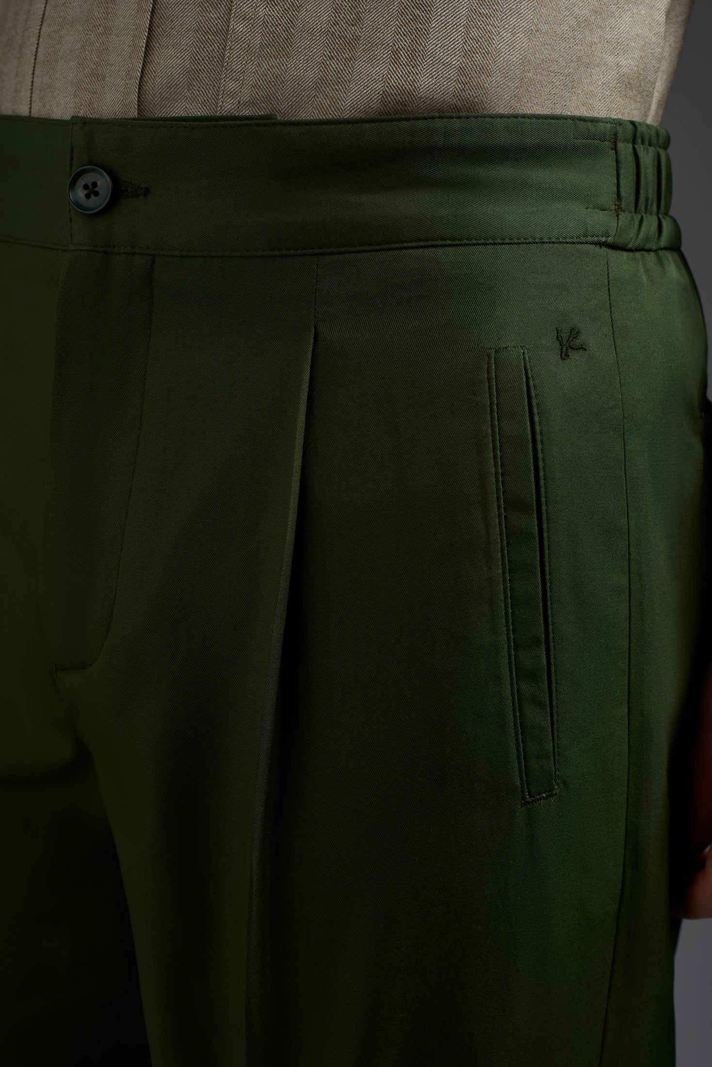 Cotton Gabardine Single Pleated Comfort Short Pants - Image 3